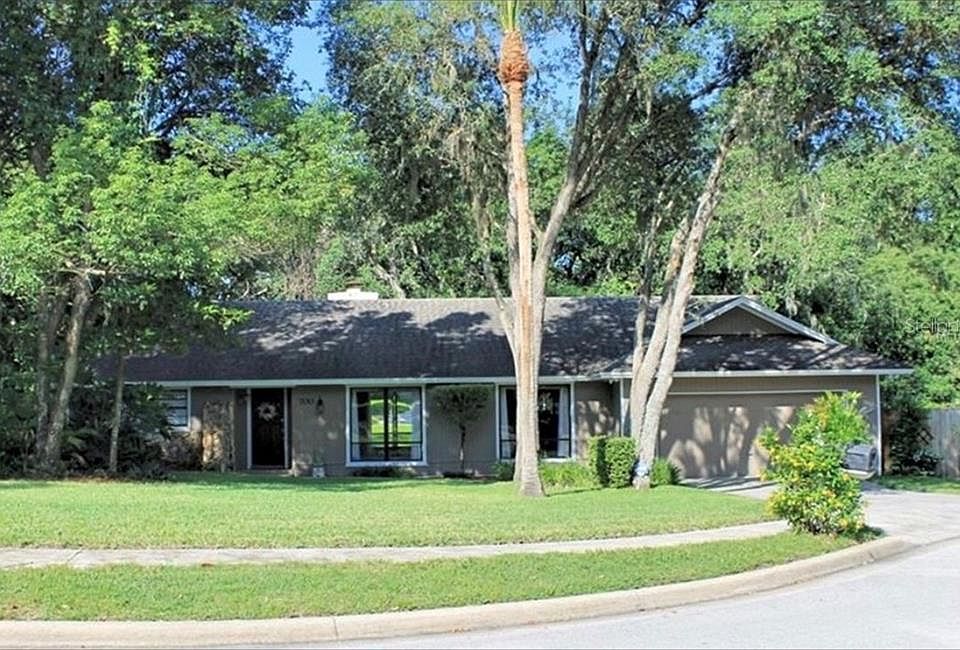 1st image of 700 Magnolia Oak Ct