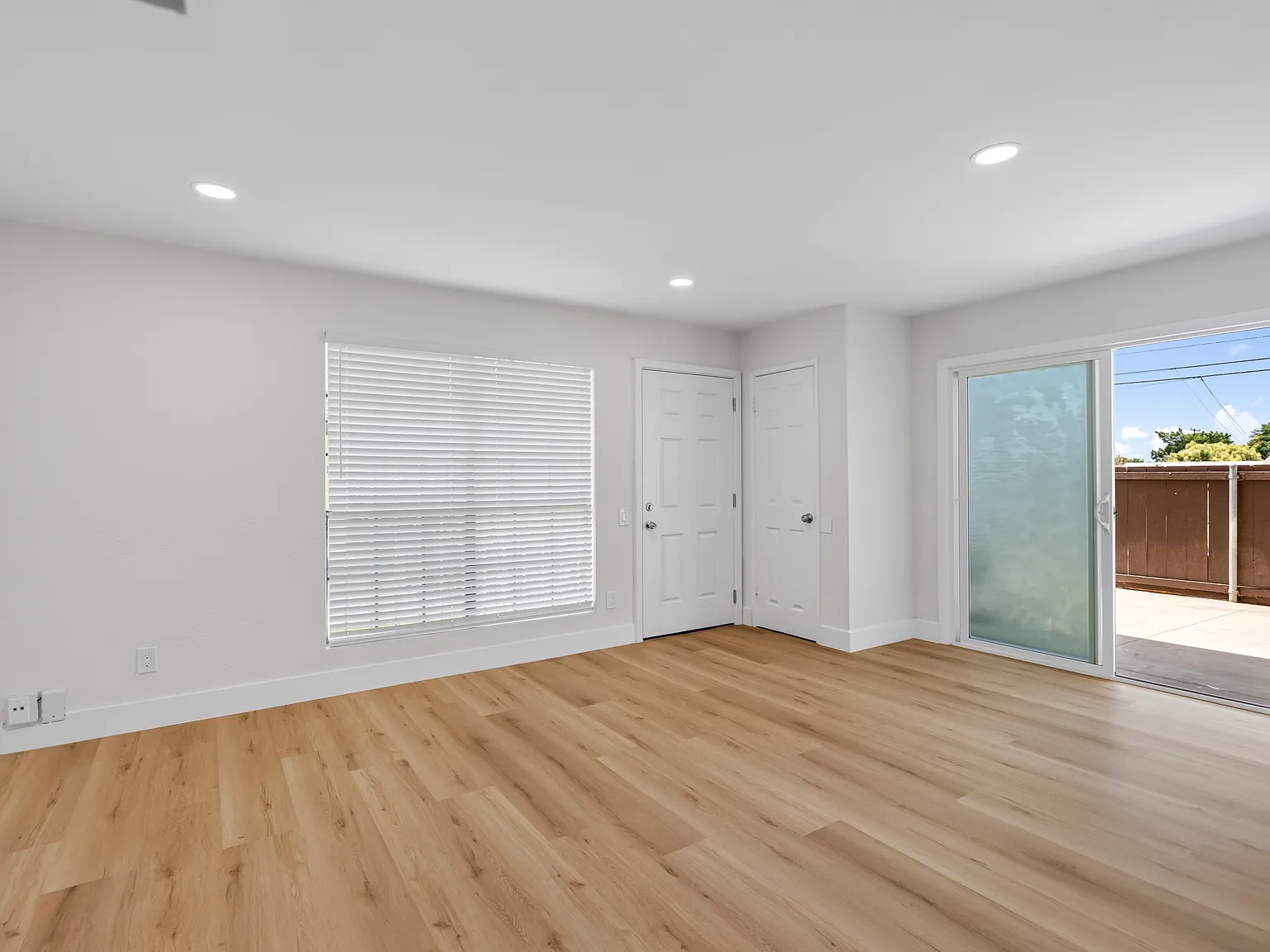 3 bed, 1212 sqft, $2,995 — Photo 4