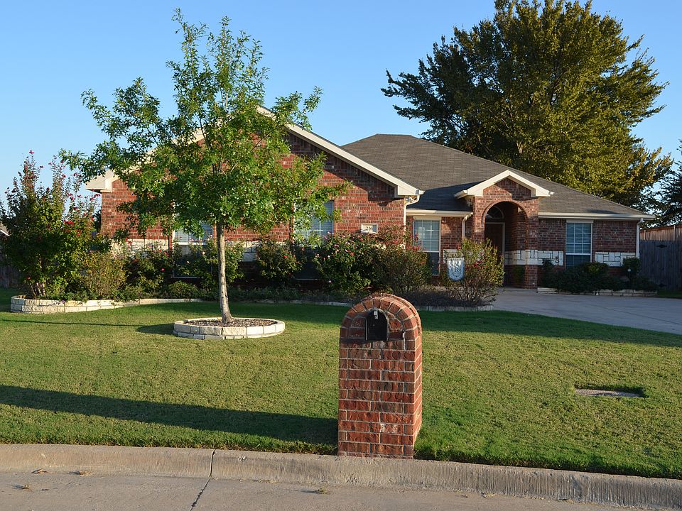 1st image of 216 Meadowside Dr