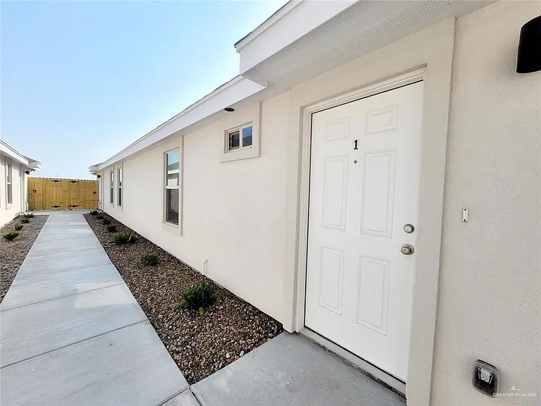 3808 Las Vistas Ln #1 — Photo 3