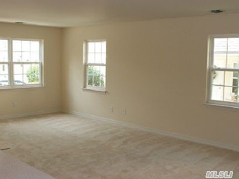 262 Eastern Pkwy APT 4, Farmingdale, NY 11735 | Zillow