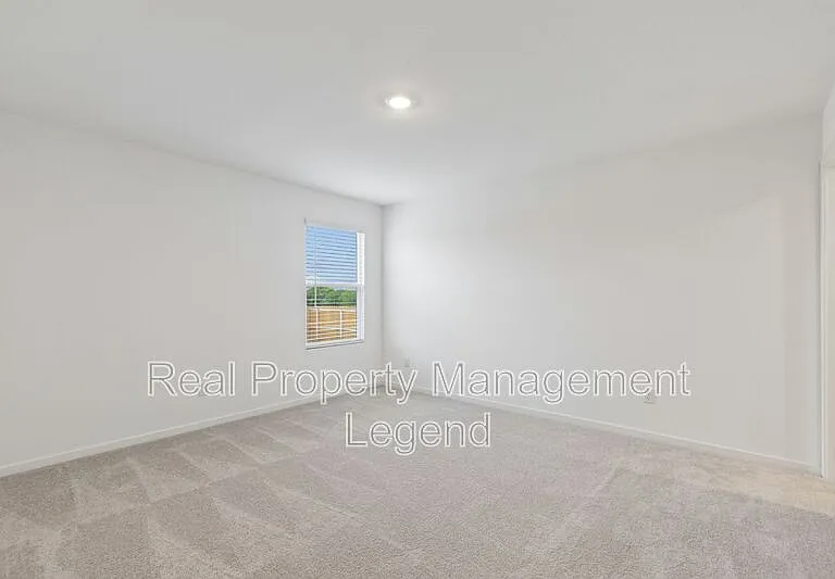 216 Asterwood Ln — Photo 12