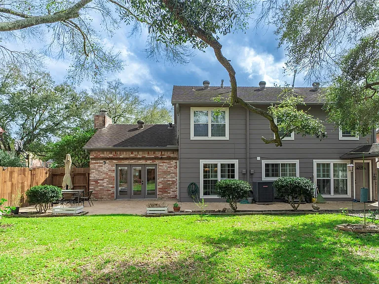 18310 Spellbrook Dr — Photo 45