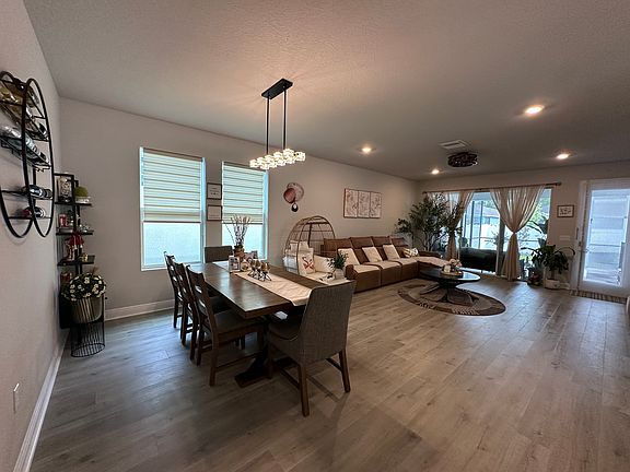 4th image of 28656 Sweet Persimmon Dr