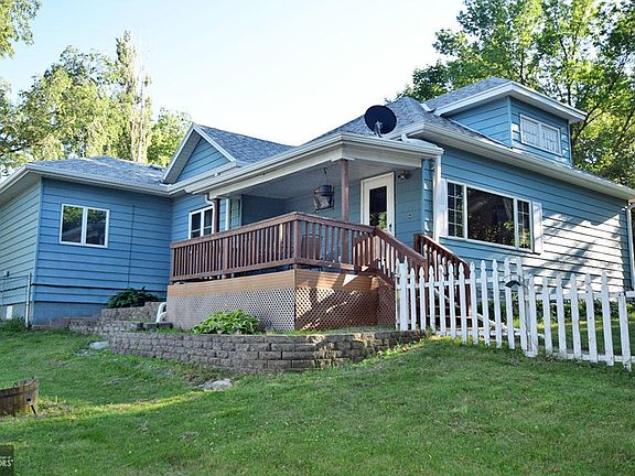 2nd image of 211 4th St