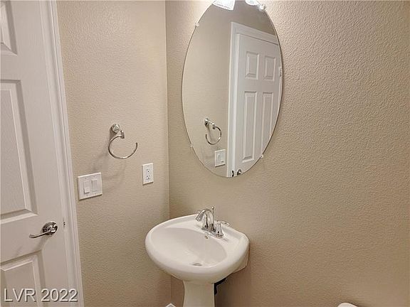 4th image of 8455 Classique Ave Unit 103