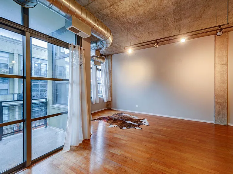 900 N Kingsbury St #1057 — Photo 9