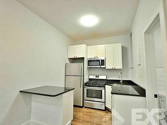 2nd image of 41 Underhill Ave #1D