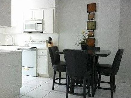 1st image of 915 Lenox Ave APT 102