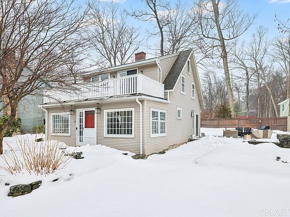 3rd image of 8 Lafayette Road