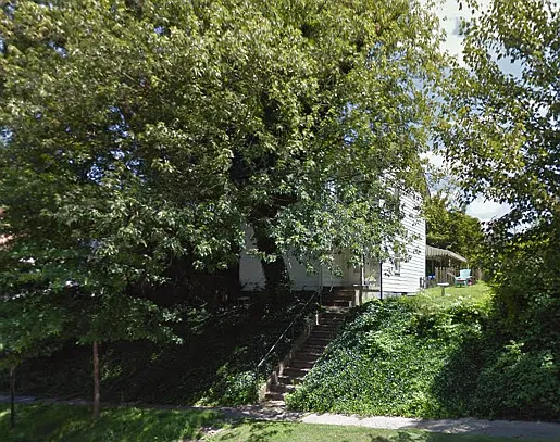 316 4th St photo 1