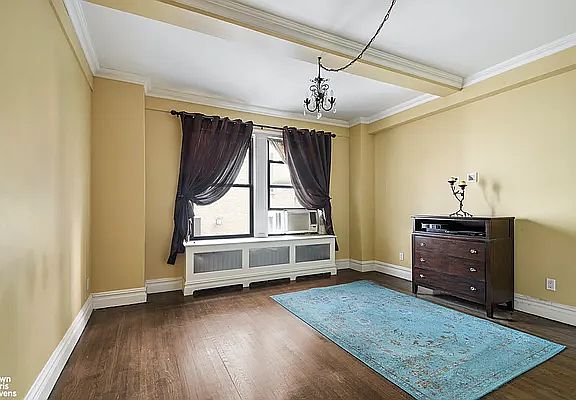 3rd image of 23 E 74th St APT 4E