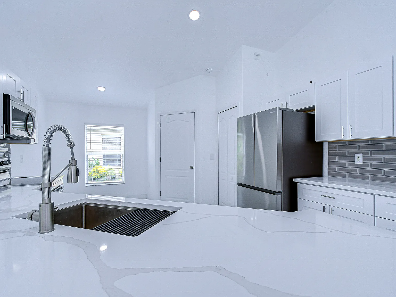 New To You- Recently Renovated SFH Ruskin — Photo 2