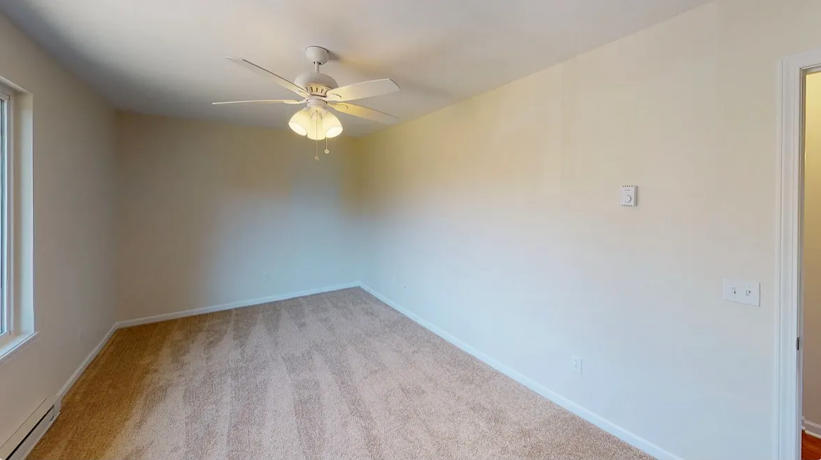 2 bed, 820 sqft, $1,348 — Photo 2