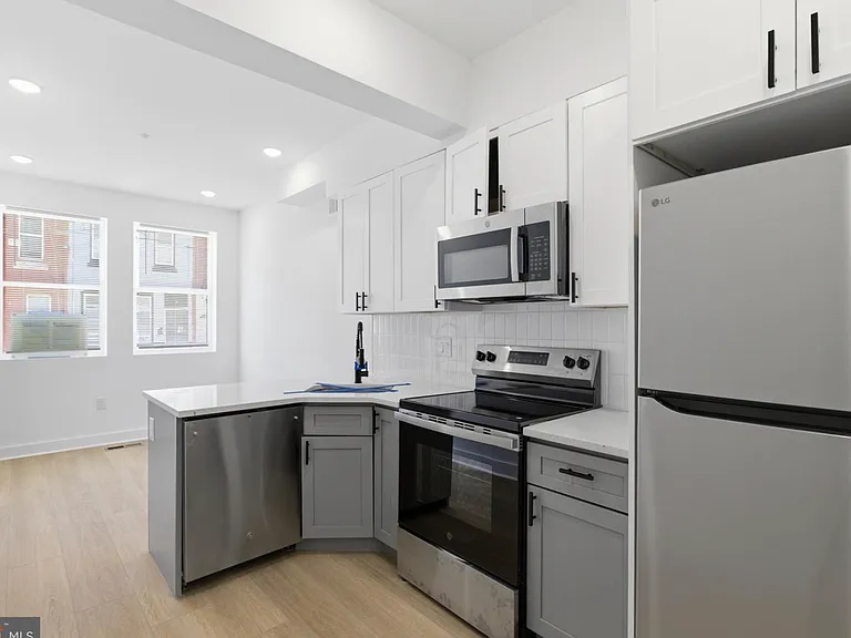 2123 N 9th St #1 — Photo 5