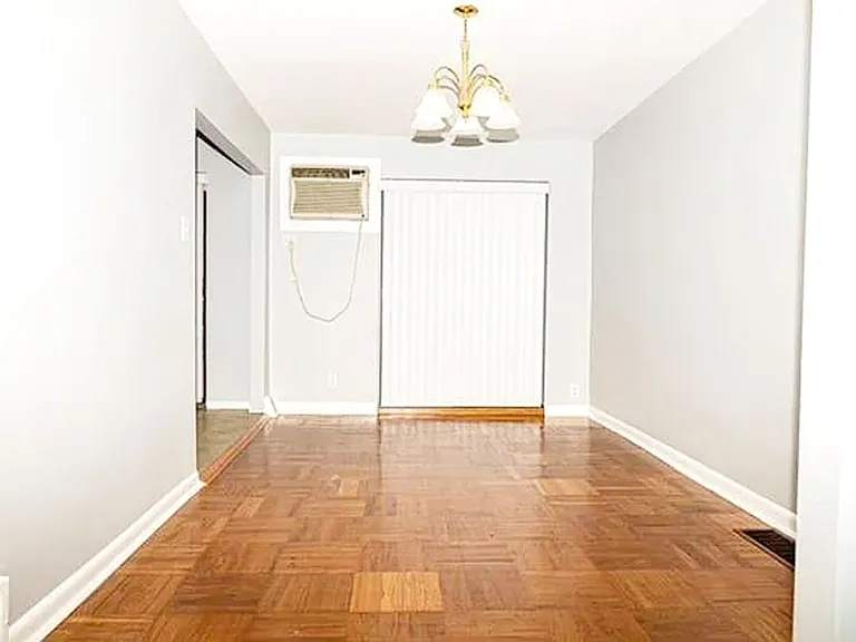 5931 Elmhurst St — Photo 5