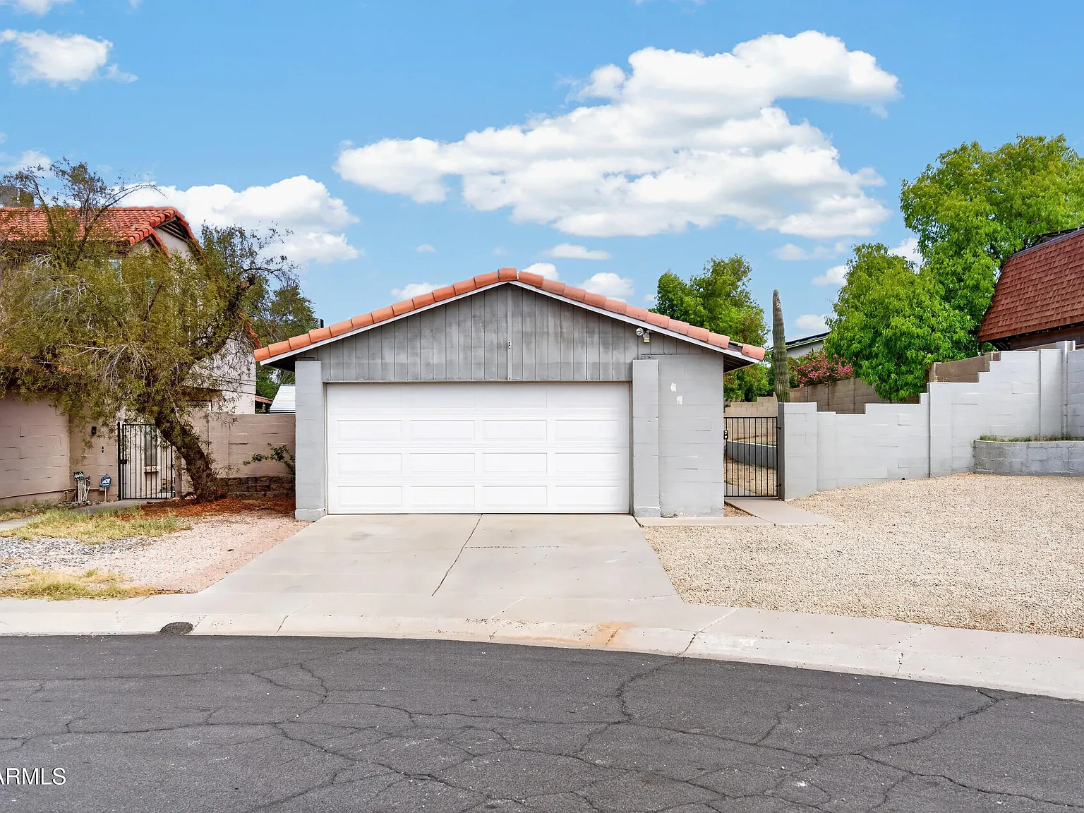2 bed, 1.0 bath, 902 sqft, $1,795 — Photo 2