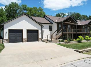 33 I St, Lake Lotawana, MO 64086