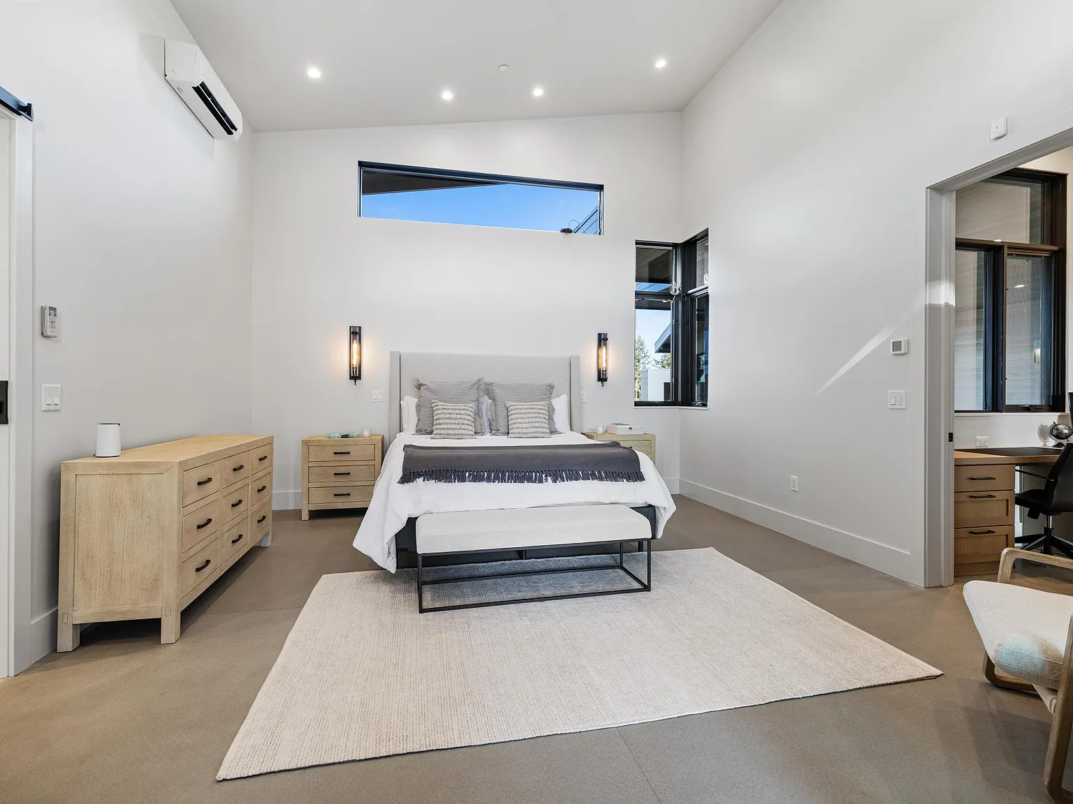 4 bed, 3300 sqft, $12,000 — Photo 4