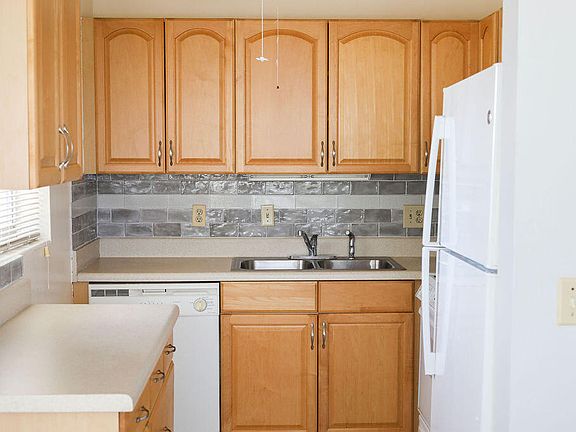 3rd image of 3200 Lake Osborne Dr APT 212