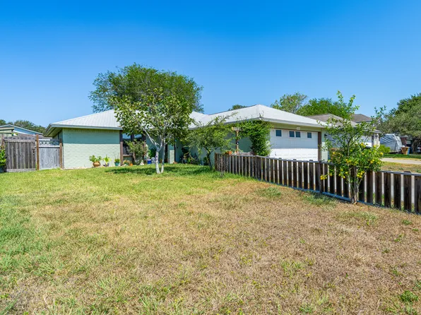 2825 W Mount Dr, Corpus Christi, TX 78414