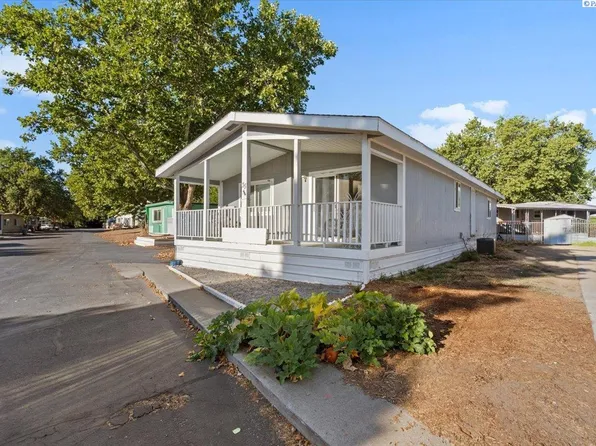35 Nuclear Ln, Richland, WA 99354