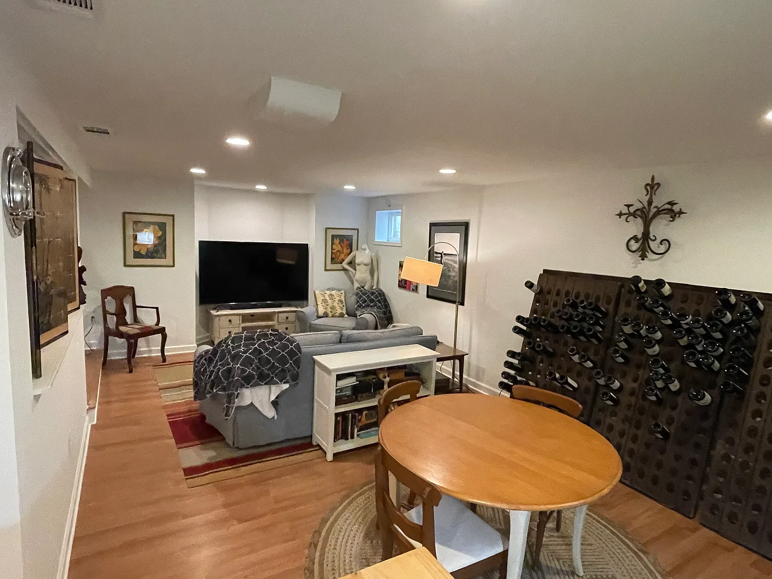 1 bed, 3000 sqft, $2,300 — Photo 3