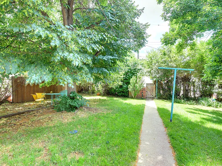 831 N Glencoe St — Photo 23