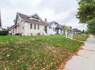 2909 N 36th St, Milwaukee, WI 53210