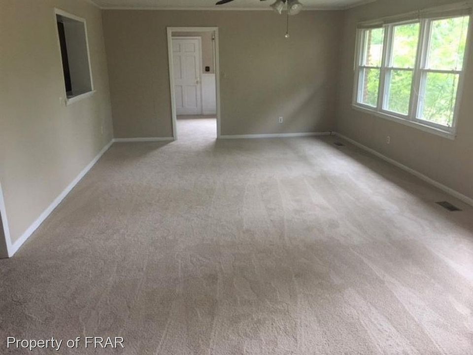 3646 Golfview Rd Hope Mills, NC Zillow