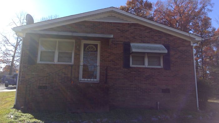 2nd image of 215 Hinkle St
