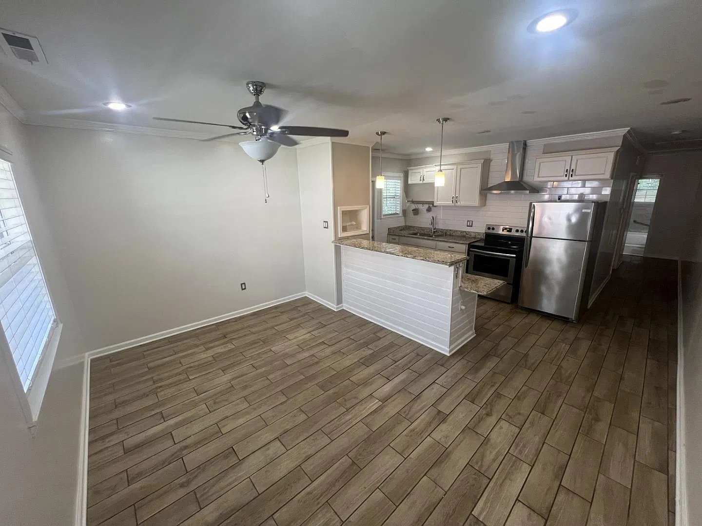 2 bed, 1.0 bath, 750 sqft, $1,400 — Photo 1