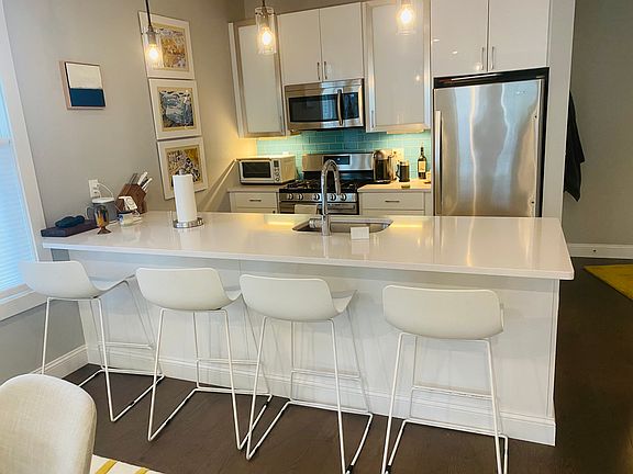 4th image of 31 E Oxford St APT 2