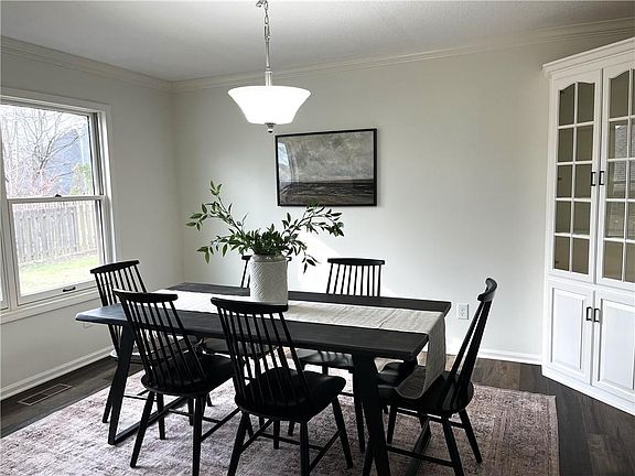 3rd image of 3222 Argonne Ave