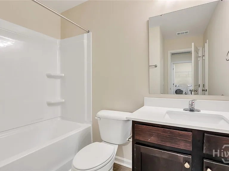 211 Vinesville Ct — Photo 24