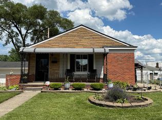 28460 Hollywood St, Roseville, MI 48066