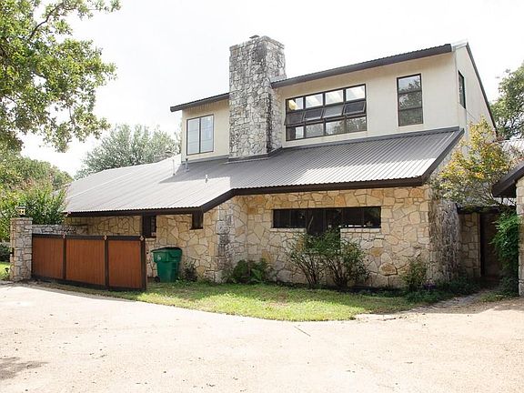 2nd image of 711 Enfield Dr