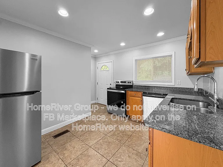 6913 Martha Ave #B — Photo 7