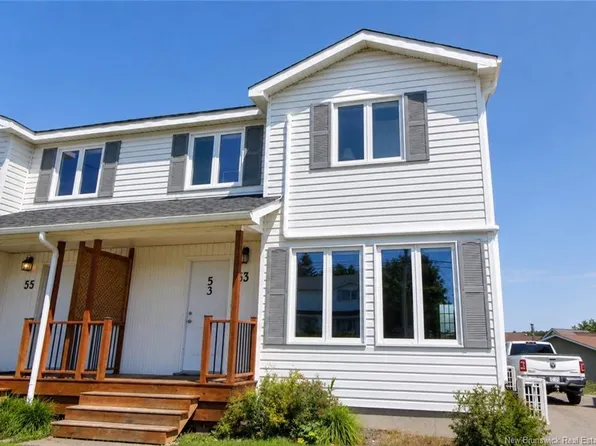 53 Briarlea Dr, Moncton, NB E1G 2E9