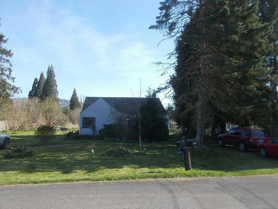 3342 Oak St photo 1