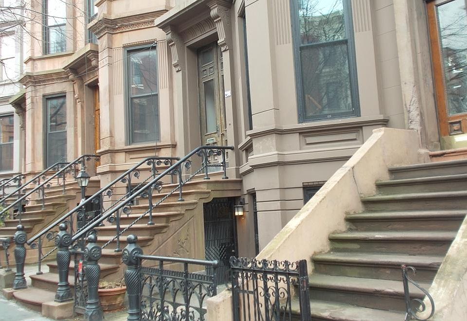 1st image of 206 Garfield Pl #1