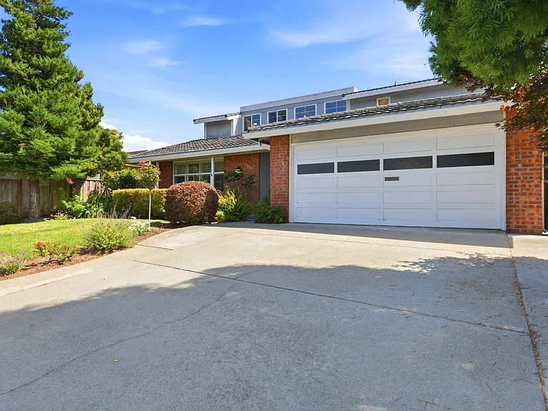 1220 Swordfish St — Photo 43