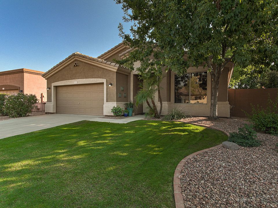 1st image of 15119 W Country Gables Dr