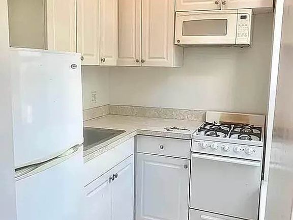 5th image of 70 W 71st St APT 2A