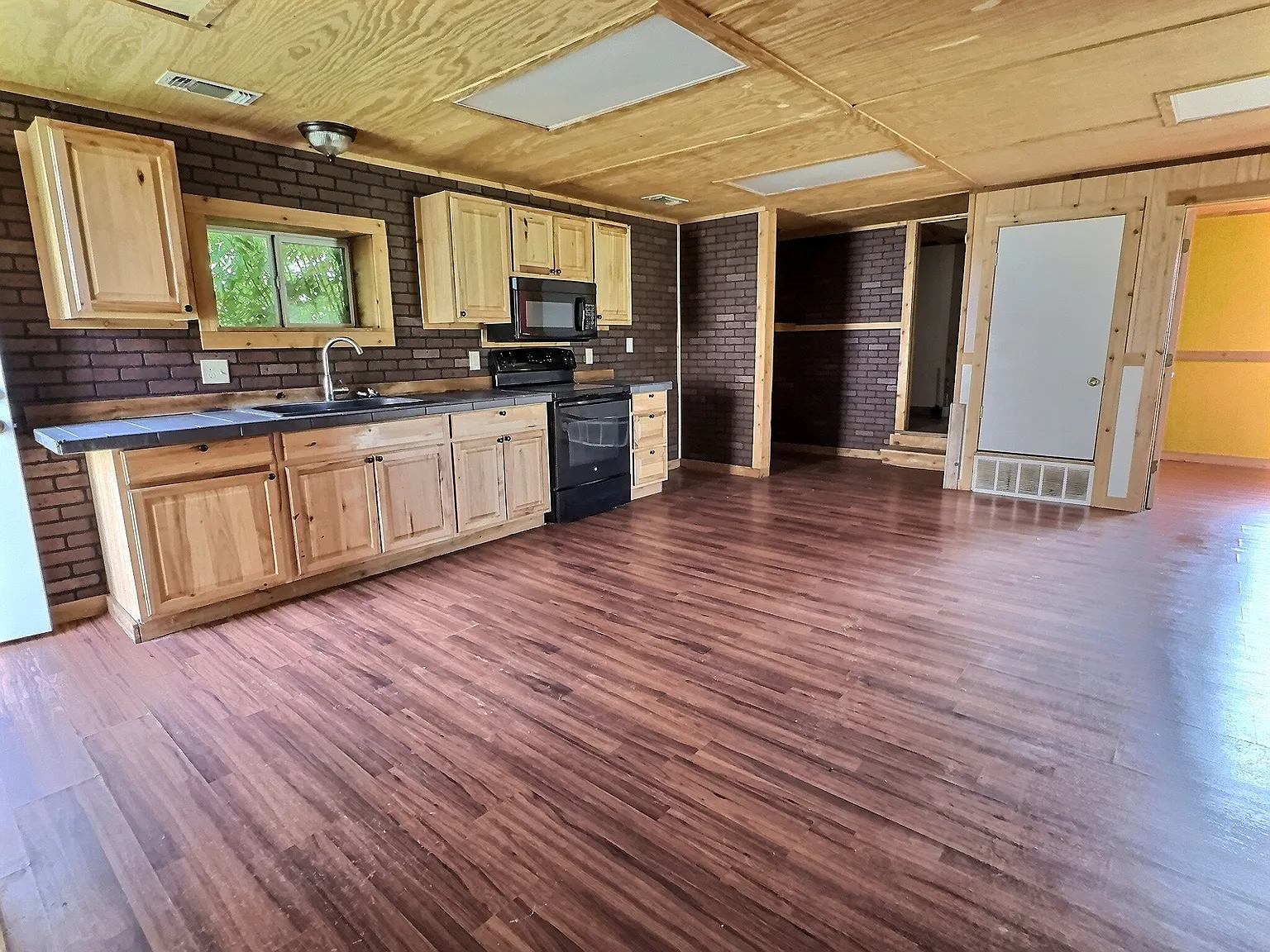 2 bed, 720 sqft, $1,800 — Photo 4