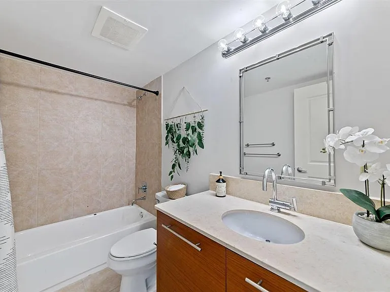 2641 N Flamingo Rd #901 — Photo 9