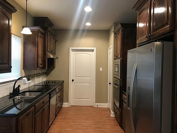5th image of 1506 Columbia Dr