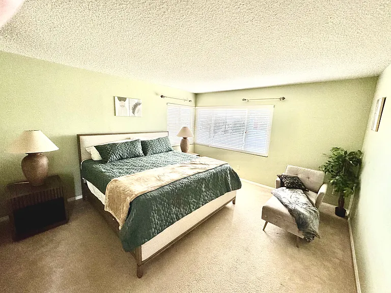 5582 Thunderbird Ln — Photo 6