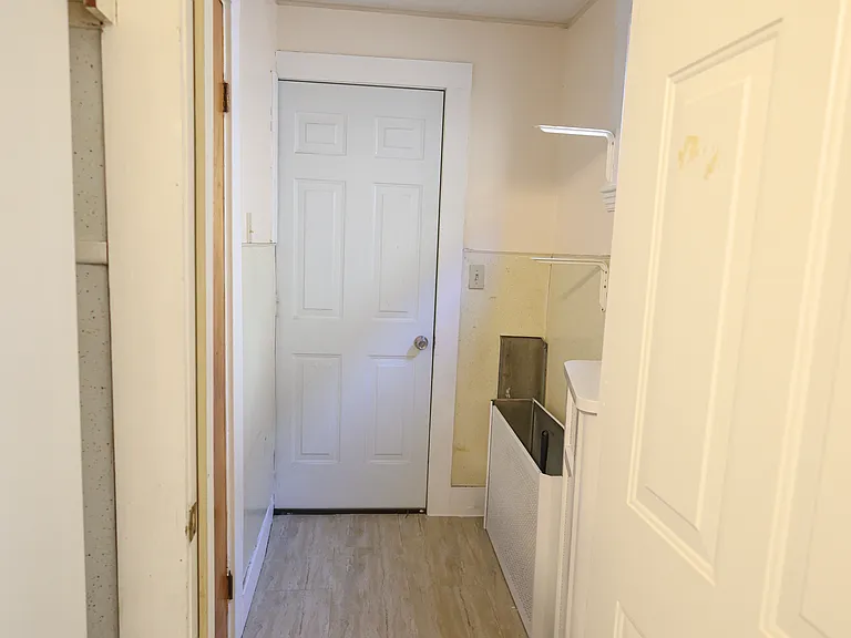 17 Maple Ave — Photo 1