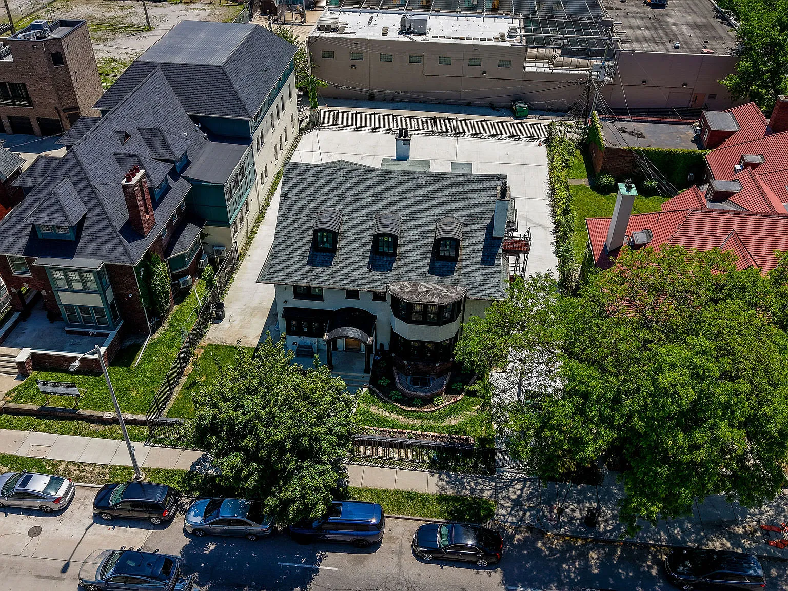226 Mack Ave — Photo 2